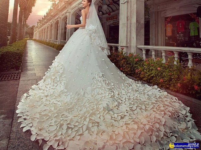 Шикарные свадебные платья фото1